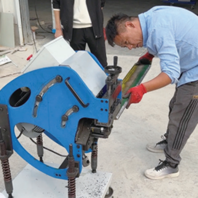 YX-40D single-sided rolling shear machine full view for metal plate beveling and welding preparation