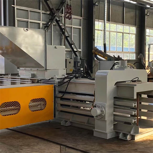Horizontal Baler Machine