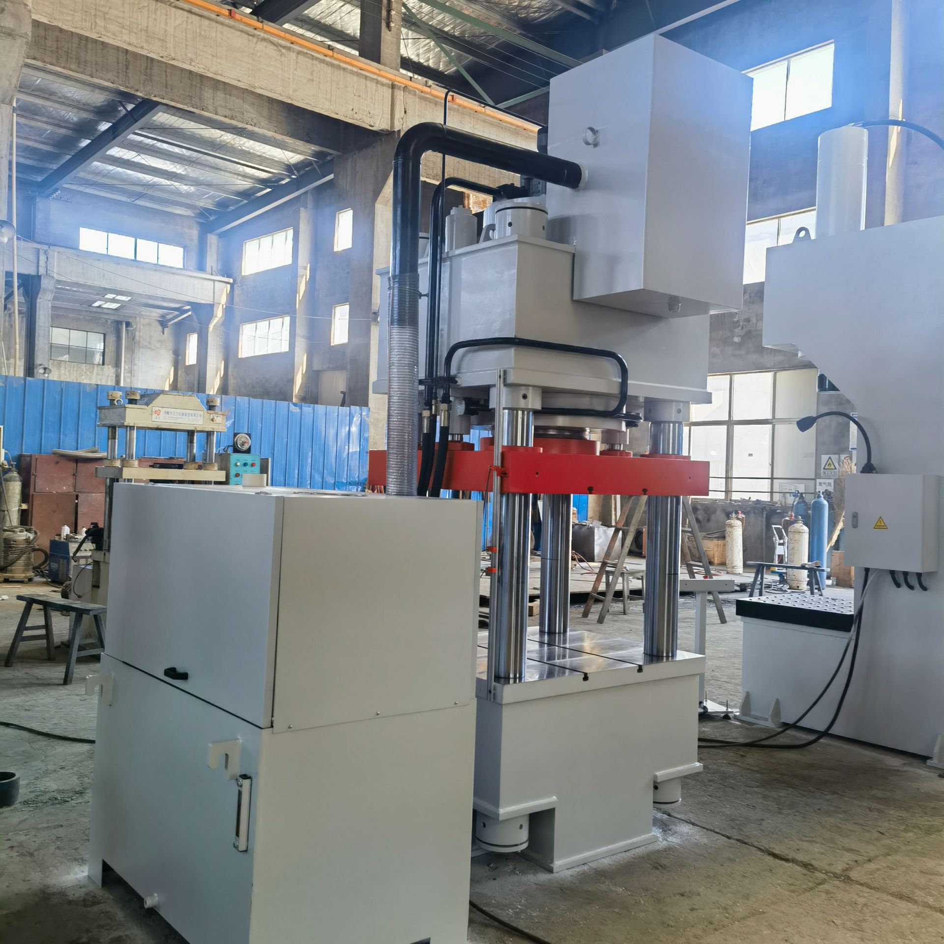 350 Ton Four-Column Hydraulic Press Machine