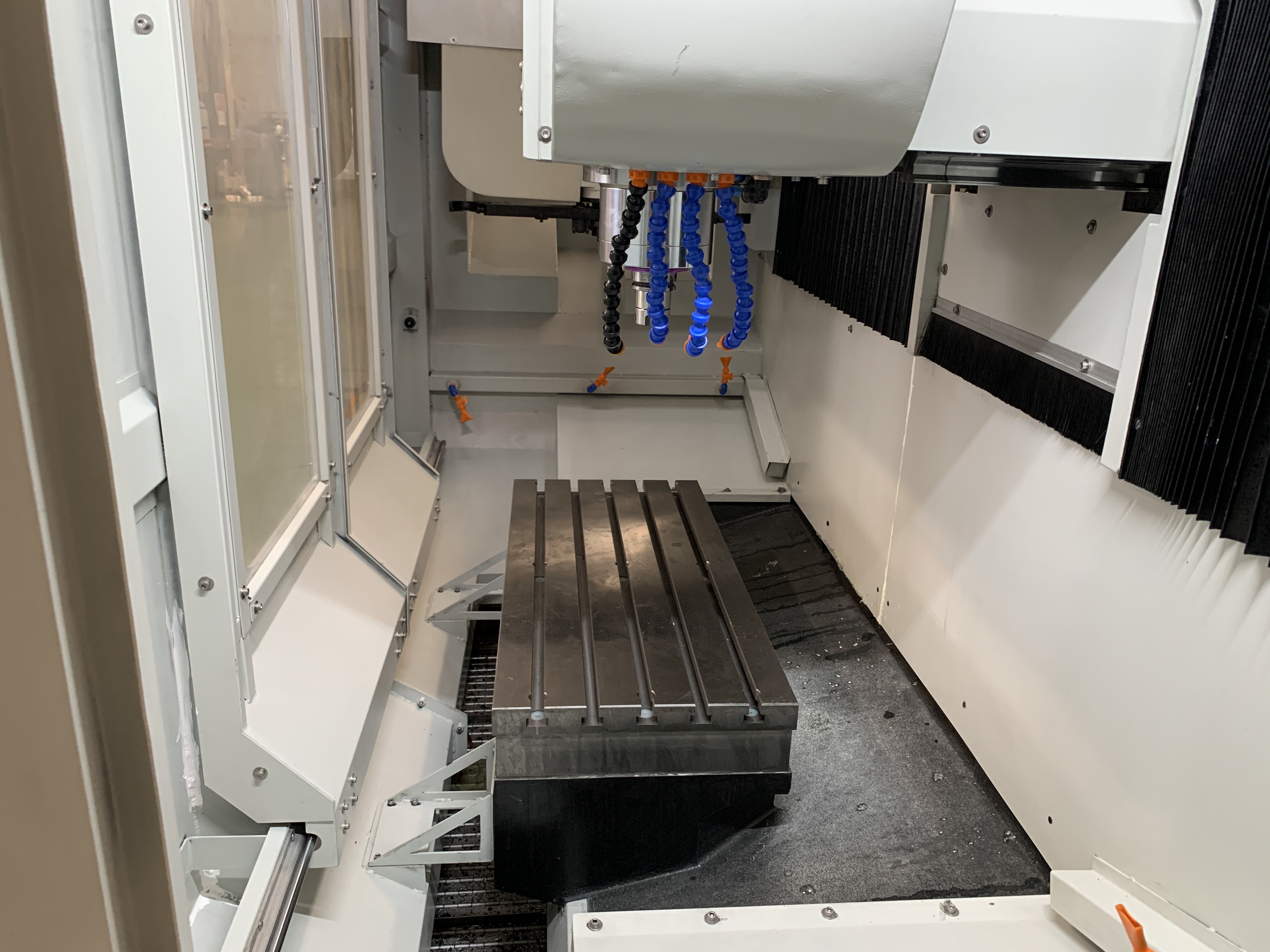VM Series Moving Column Machining Center