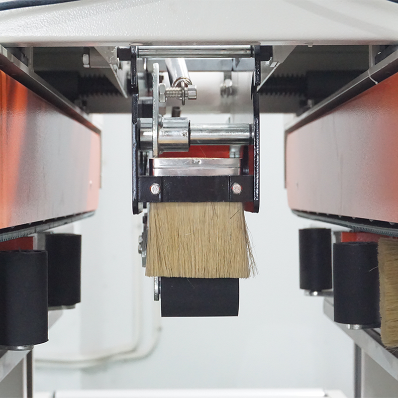 Dual-motor cross sealing machine for stable carton packaging in warehouses