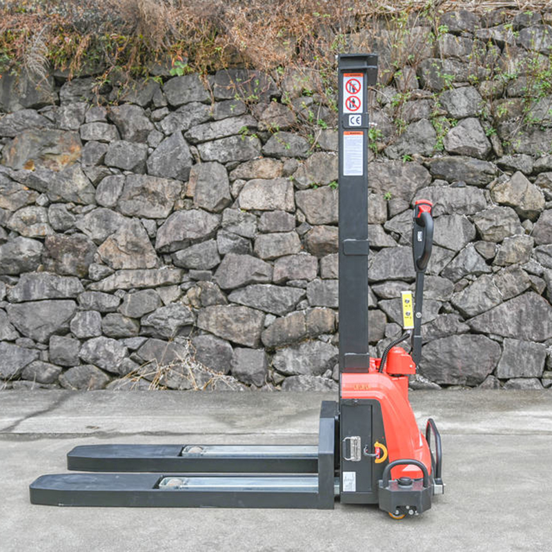 lithium powered VNA stacker for efficient indoor warehouse operations