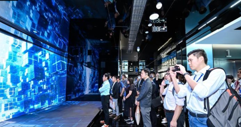 Representatives from seven ASEAN countries attend the "Artificial Intelligence+" industry training in Guangxi