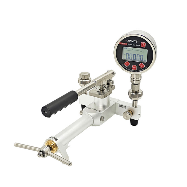 Portable air pressure calibration pump with wide pressure range and compact design for on-site and laboratory calibration