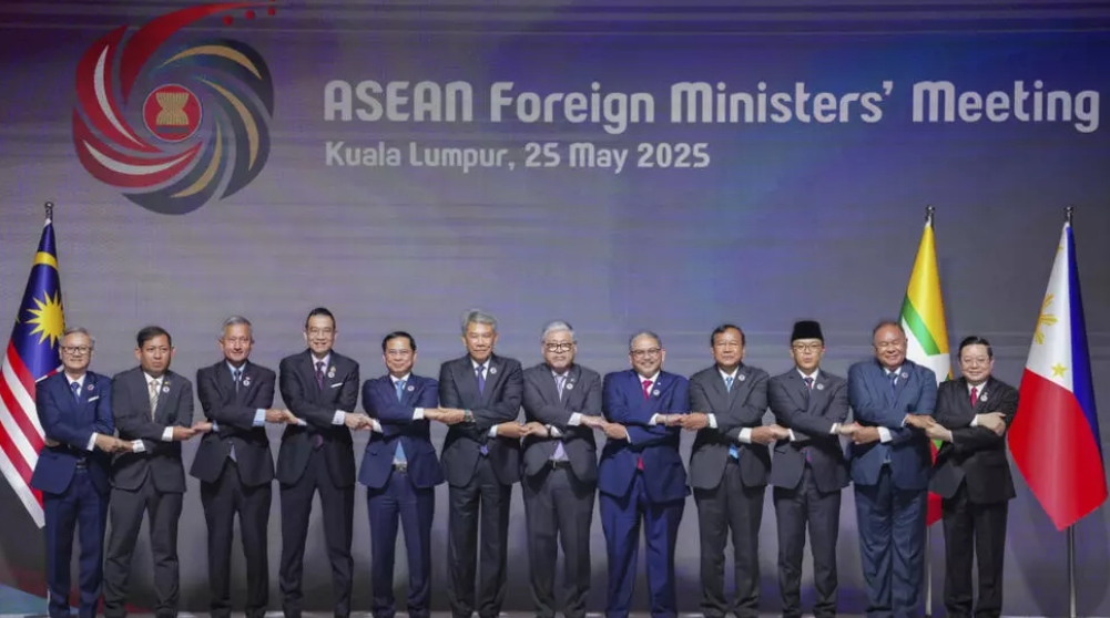 2045 ASEAN Vision: World Restructuring Economic Priority