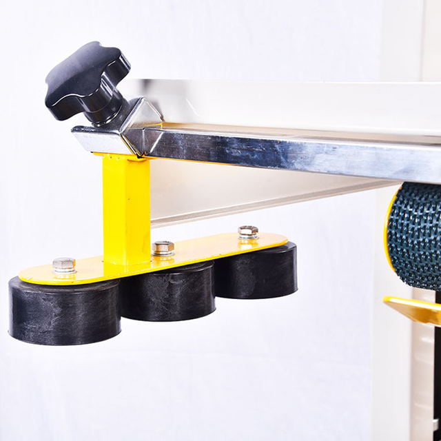 Automatic carton sealing machine with adhesive tape system for stable packaging