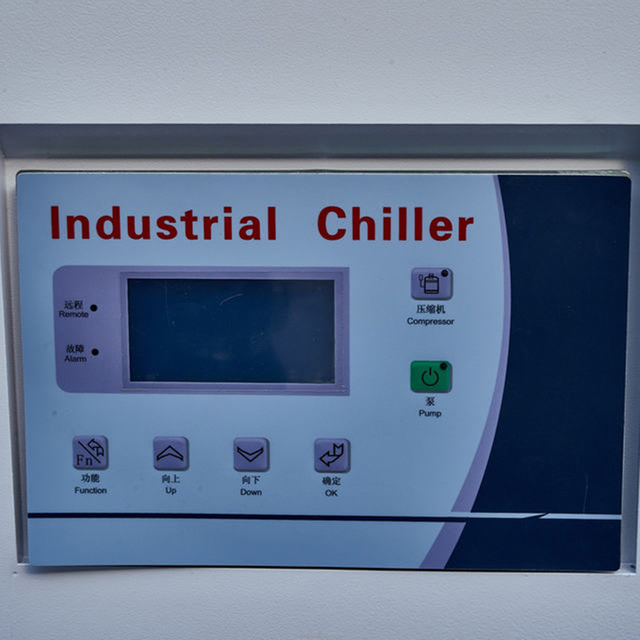 Automatic industrial chiller unit for equipment cooling