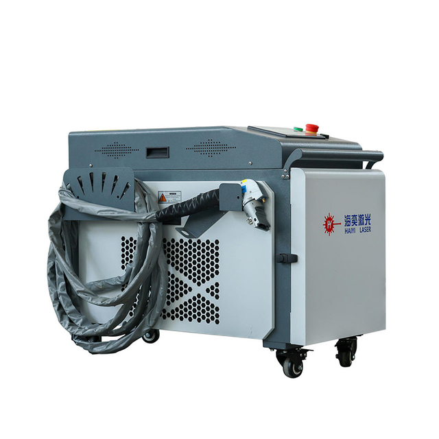 handheld fiber laser cleaning machine with water chiller for stainless steel and aluminum rust removal