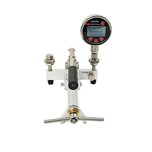 Portable air pressure calibration pump with wide pressure range and compact design for on-site and laboratory calibration