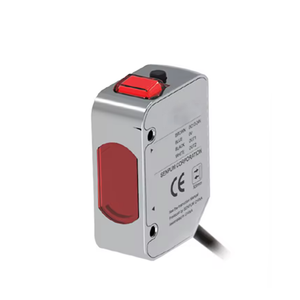 Reflective laser photocell sensor with triangulation detection and 25–150 mm measuring range for object detection