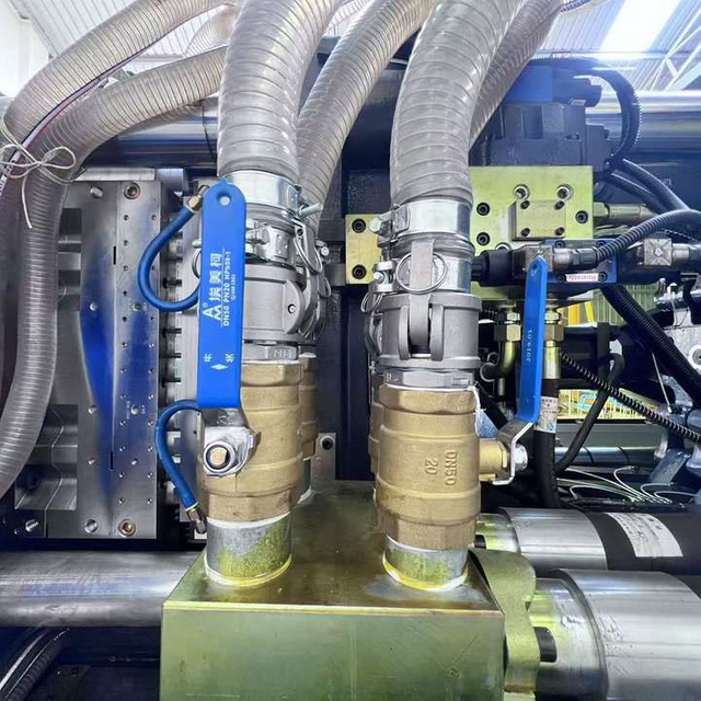 automatic PET preform injection molding machine