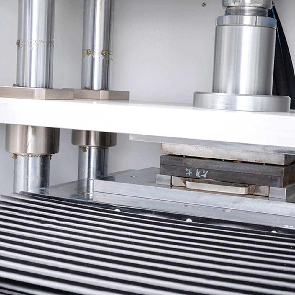 Servo hydraulic PCB punching and cutting machine with overload protection, real-time monitoring, and pressure fine adjustment