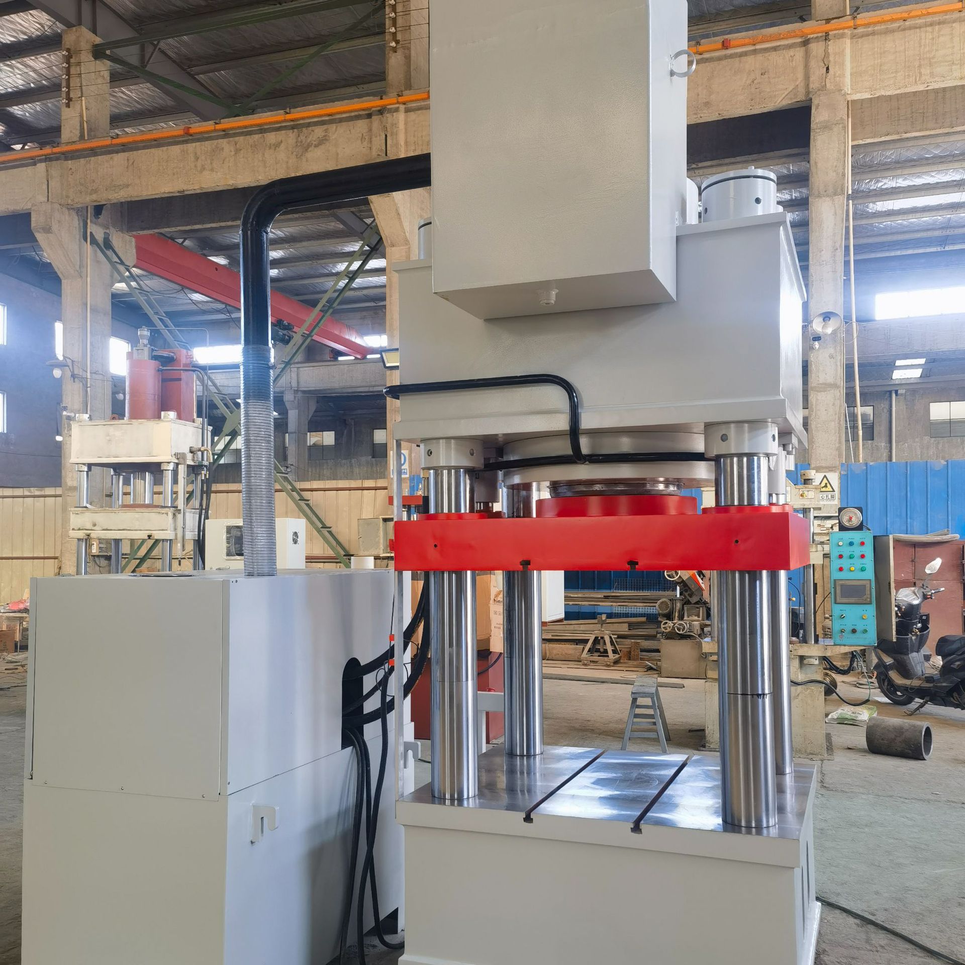 350 Ton Four-Column Hydraulic Press Machine