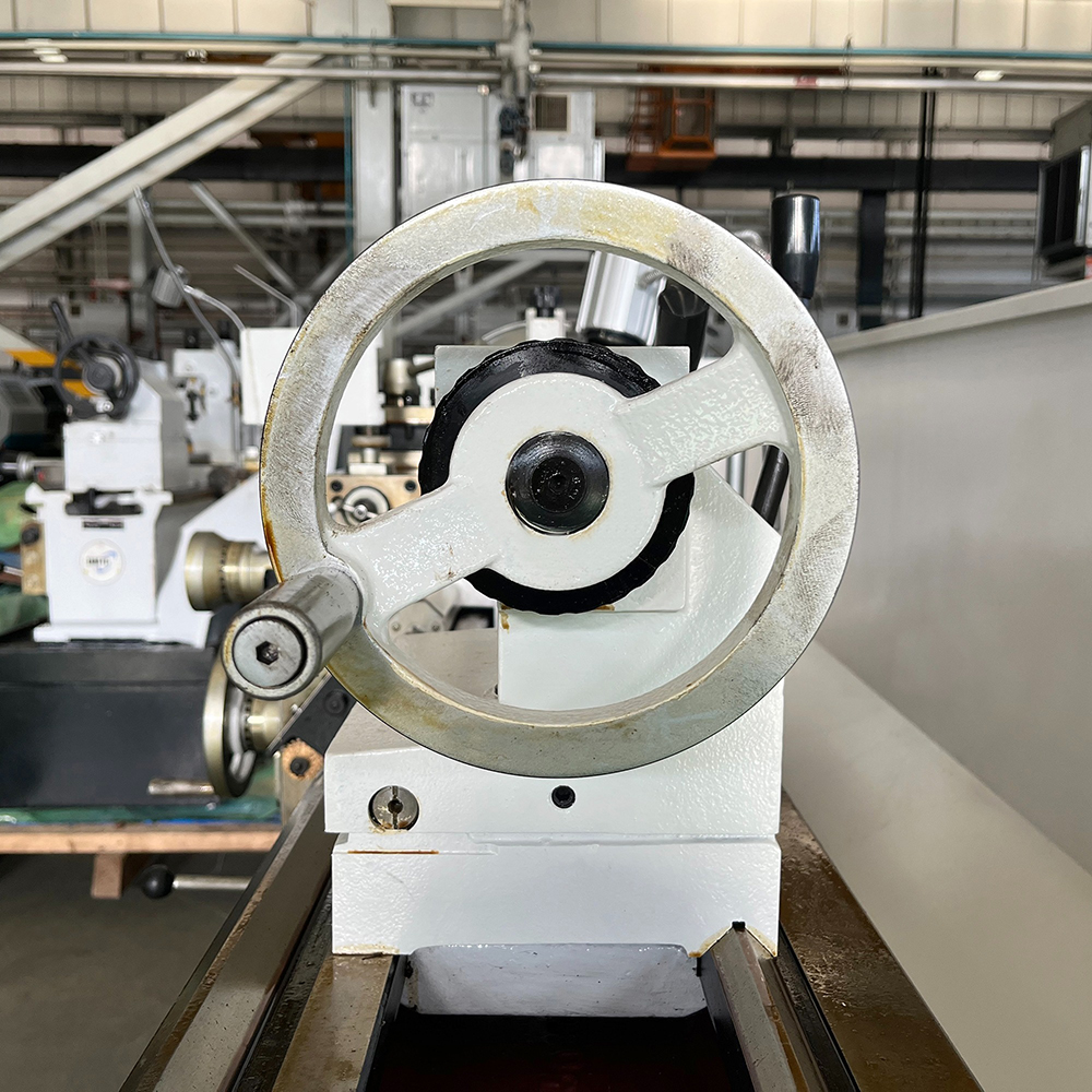 CDS Series Manual Lathe Machine